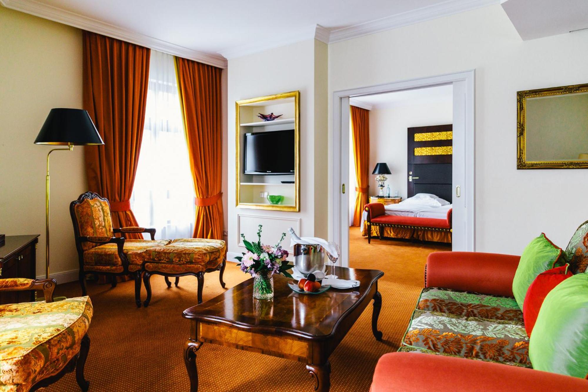 Hotel Bülow Palais 5*